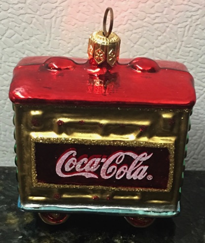 45247-1 € 12,50 coca cola ornament glas wagon nr 3.jpeg
